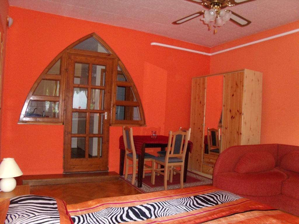 Viola Vendeghaz Apartment เคฮีดาคุชทานี ภายนอก รูปภาพ