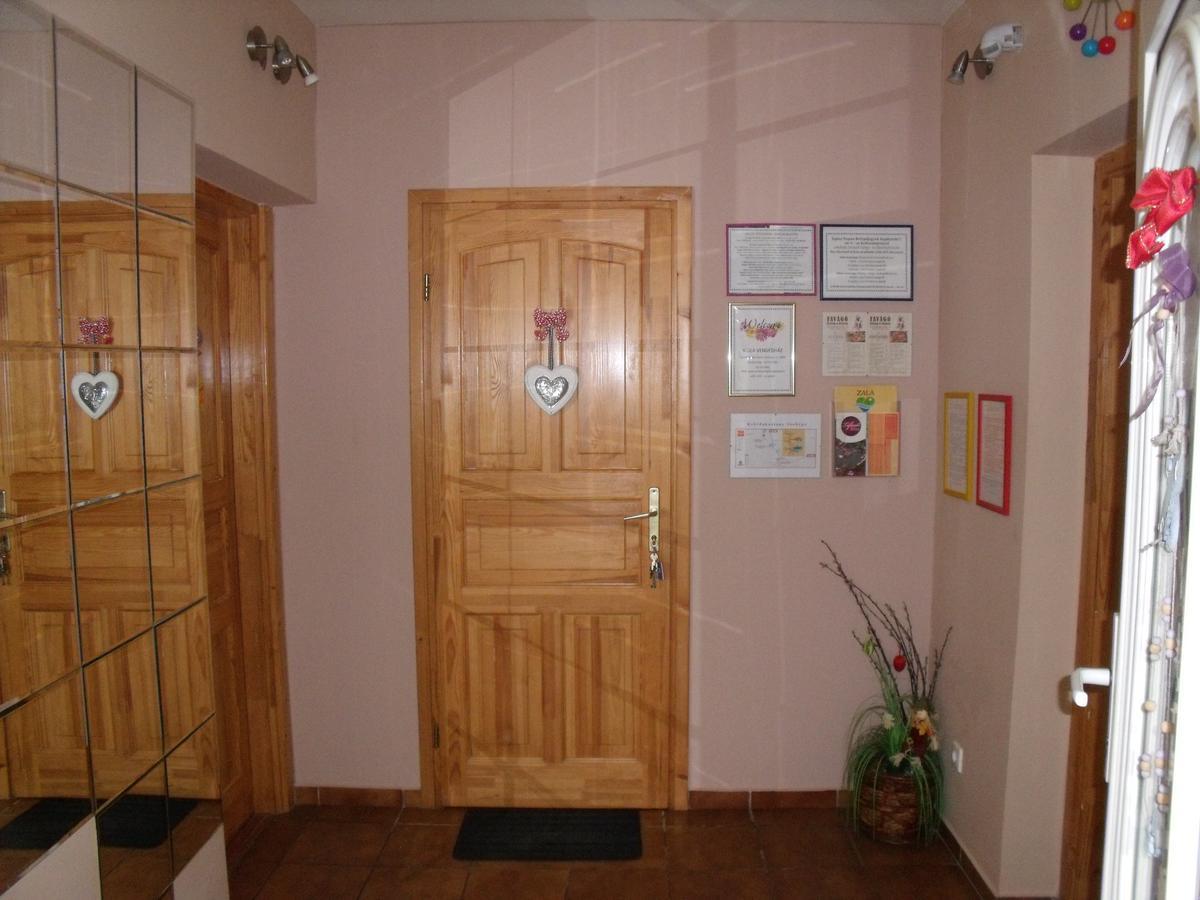 Viola Vendeghaz Apartment เคฮีดาคุชทานี ภายนอก รูปภาพ